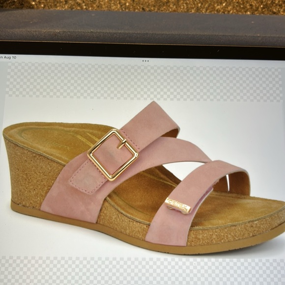 Aetrex Kimmy sandals, EUC Size 37 or 7.  Arch support sandal. 2 1/2” heel wedge. - Picture 2 of 9